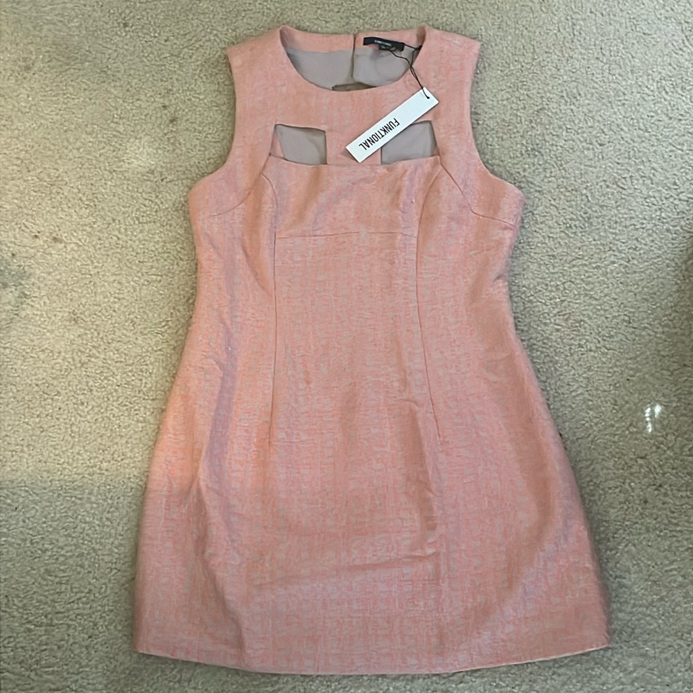 Pink cutout dress 🌺